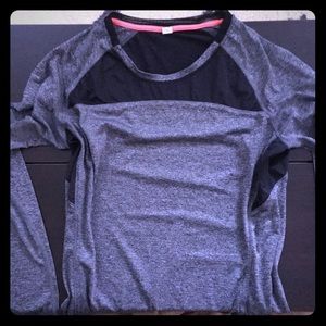 Long sleeve athletic shirt